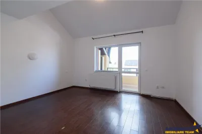 Vila exclusivista Sacele, 4 minute de Brasov, 385 mp utili, 630 mp teren, 3 zone de locuit, garaj, intimitate si panorama verde. - foto 11