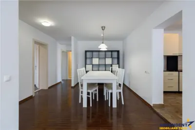 Vila exclusivista Sacele, 4 minute de Brasov, 385 mp utili, 630 mp teren, 3 zone de locuit, garaj, intimitate si panorama verde. - foto 22