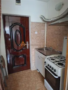 Garsoniera - zona Frumoasa bd Poitiers - Deosebita - foto 4