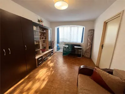 Apartament 2 camere decomandat si balcon etaj 1 zona Rahova - Sibiu