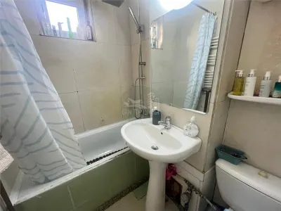 Apartament 2 camere decomandat si balcon etaj 1 zona Rahova - foto 16