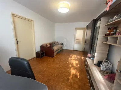 Apartament 2 camere decomandat si balcon etaj 1 zona Rahova - foto 3