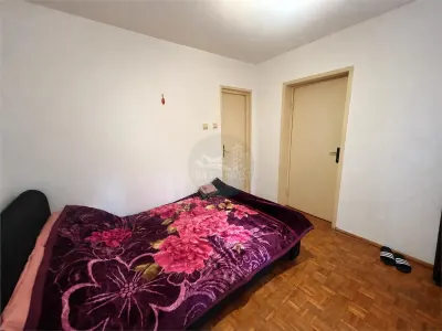 Apartament 2 camere decomandat si balcon etaj 1 zona Rahova - foto 6