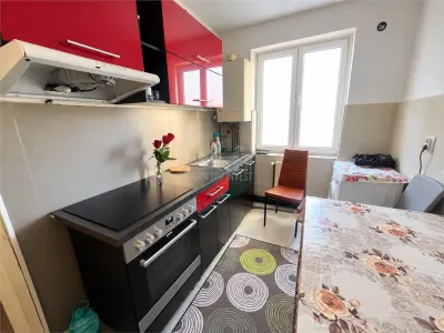 Apartament 2 camere decomandat si balcon etaj 1 zona Rahova - foto 10