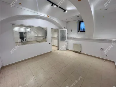 Spatiu de inchiriat pretabil birouri clinica situat in zona ultracentrala din Sibiu - foto 4