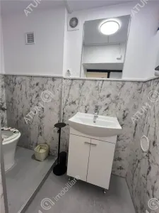 Spatiu de inchiriat pretabil birouri clinica situat in zona ultracentrala din Sibiu - foto 8