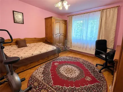 Apartament decomandat 3 camere in Vasile Aaron - foto 3