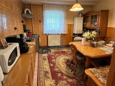 Apartament decomandat 3 camere in Vasile Aaron - foto 4