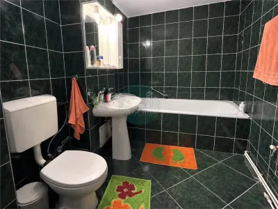 Apartament decomandat 3 camere in Vasile Aaron - foto 5