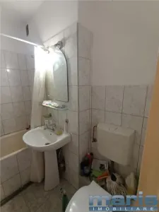 Garsoniera in Aleea Carpati etaj 2 mobilata si utilata. - foto 3