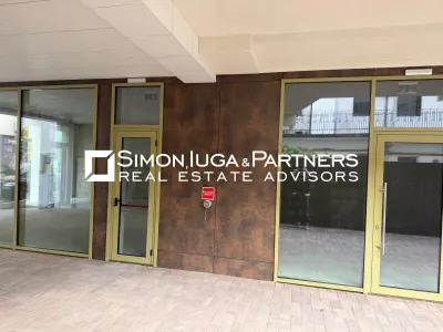 Spatiu comercial central de vanzare - foto 2
