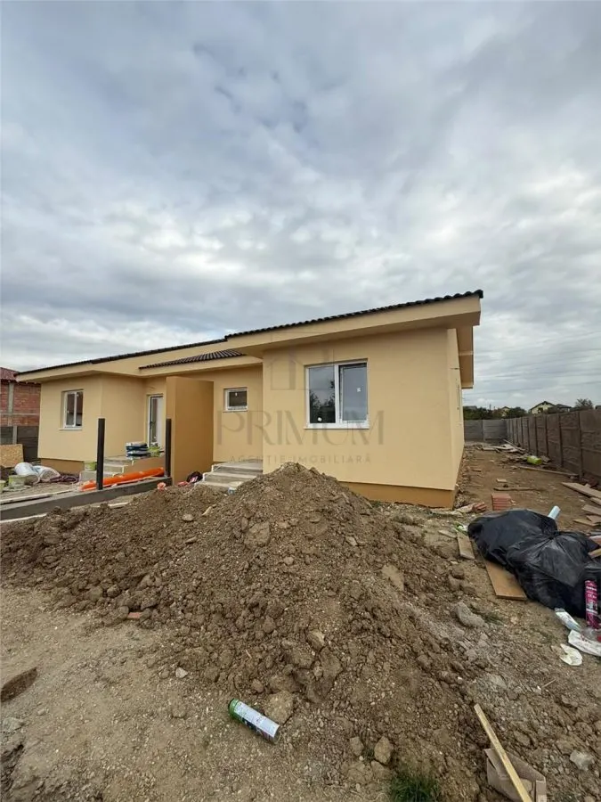 Casă 3 camere Moșnița Nouă - poza 1