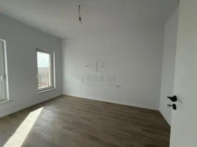 Confort la parter, spațiu pentru tine! Duplex de vânzare în Moșnița Nouă - foto 4
