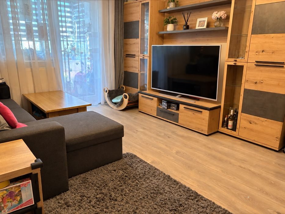 Apartament 3 camere decomandat etaj intermediar Astra- Carpatilor - Brasov
