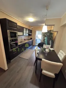 Apartament 3 camere, 70 mp utili, etaj intermediar Racadau - foto 3
