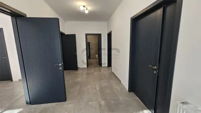 Unirii - Pasaj Marasesti, casa NEMOBILATA, pretabila birouri - foto 4