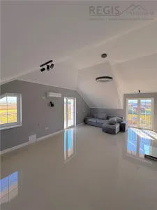 Casa de vanzare cu 3 etaje - Brasov