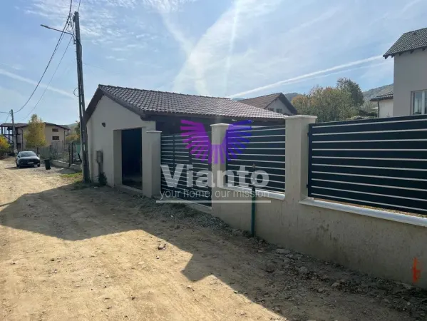 Casă 4 camere Sadu - poza 1