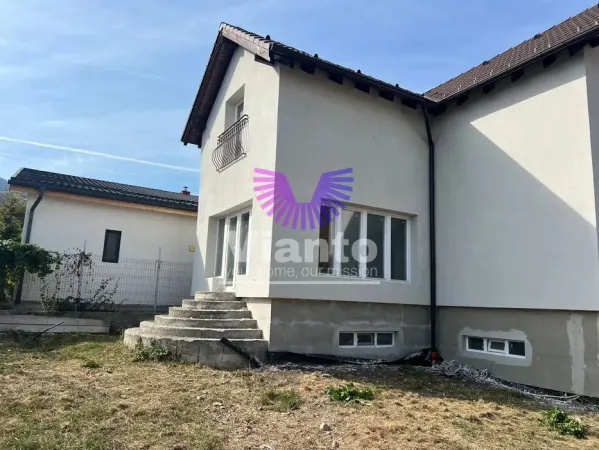 Casă 4 camere Sadu - poza 4