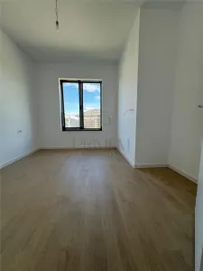 Duplex pe parter - 3 dormitoare -  curte amenajata - la cheie - strada asfaltata - foto 11