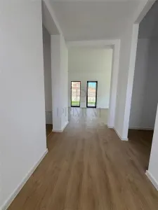 Jumatate de duplex pe parter, 3 dormitoare, curte uriasa de 383 mp, strada asfaltata - foto 11