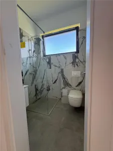 Jumatate de duplex pe parter, 3 dormitoare, curte uriasa de 383 mp, strada asfaltata - foto 19