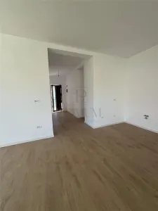 Jumatate de duplex pe parter, 3 dormitoare, curte uriasa de 383 mp, strada asfaltata - foto 7