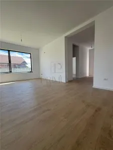 Jumatate de duplex pe parter, 3 dormitoare, curte uriasa de 383 mp, strada asfaltata - foto 8