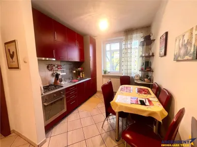Apartament cu 3camere, etaj1, bloc de 4 nivele, langa Piata Tractorul, Brasov - foto 2
