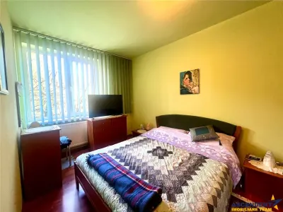 Apartament cu 3camere, etaj1, bloc de 4 nivele, langa Piata Tractorul, Brasov - foto 3