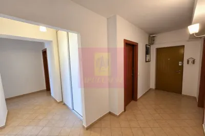Apartament 4 camere cu garaj Calea Calarasi Decebal - Bucuresti