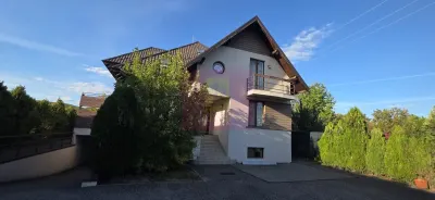 Vila cu 5 camere de închiriat în Câmpina - Campina