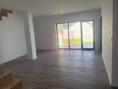 Casă 5 camere Teghes - poza 6