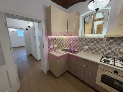 Casă de închiriat lângă Piața Victoriei | 5 camere, 120 mp - Bucuresti