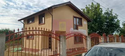 Casa 2022, P+M, 4 camere, 2 băi, curte 500 mp, Săbăreni - Sabareni