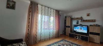 Casă 4 camere Sabareni - poza 4