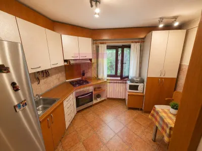 Apartament vanzare 3 camere Decebal, Centrala proprie - Bucuresti
