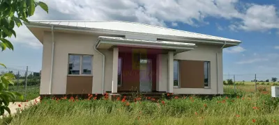 Gulia, casă nouă parter 4 camere, curte 514 mp - Gulia