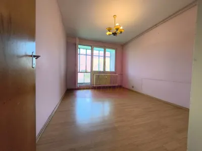 Drumul Taberei - Valea Ialomiței,  Apartament 3 camere în Bloc P+4 - Bucuresti