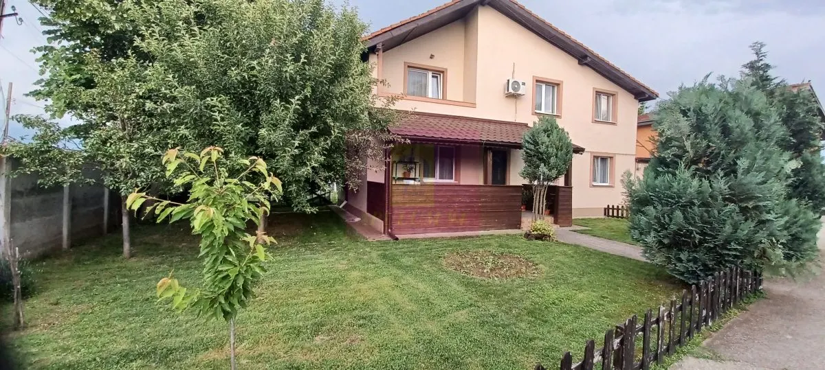 Casă 4 camere Sabareni - poza 1