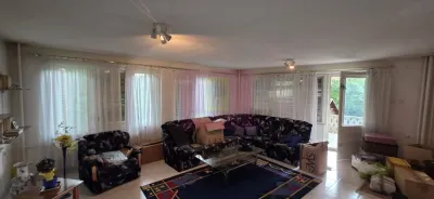 Vila de vanzare cu 6 camere si teren de 5116 mp in Cornu, Prahova - foto 3