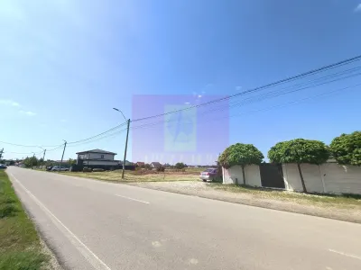 Teren 1 Decembrie - poza 2