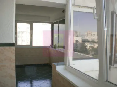 Apartament 3 camere pe bd Decebal stradal - foto 5