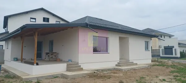 Casă 3 camere Sabareni - poza 2