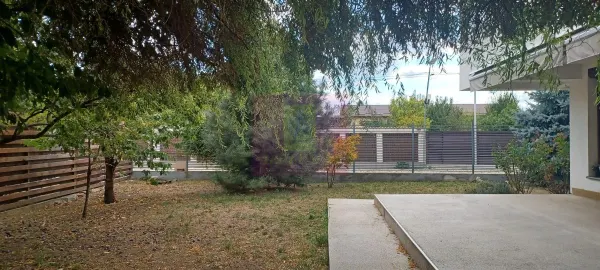 Casă 6 camere Sabareni - poza 1