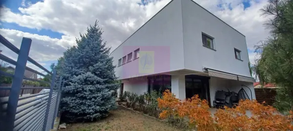 Casă 6 camere Sabareni - poza 2