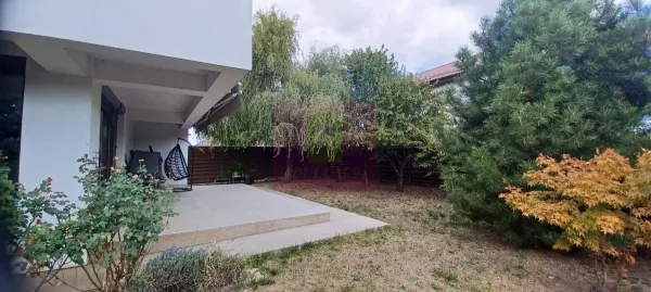 Casă 6 camere Sabareni - poza 3