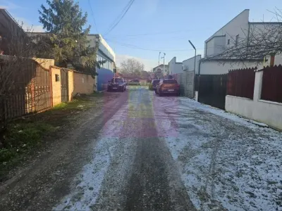 Teren Clinceni cu drum de servitute - zona Primarie. - Clinceni