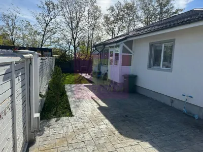 Casă 3 camere + dependințe, curte 380, Săbăreni - Sabareni