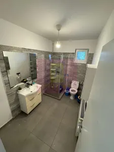 Casă 3 camere Sabareni - poza 9